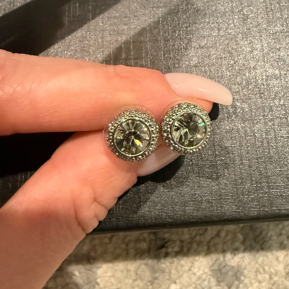 Swarovski rhodium earring